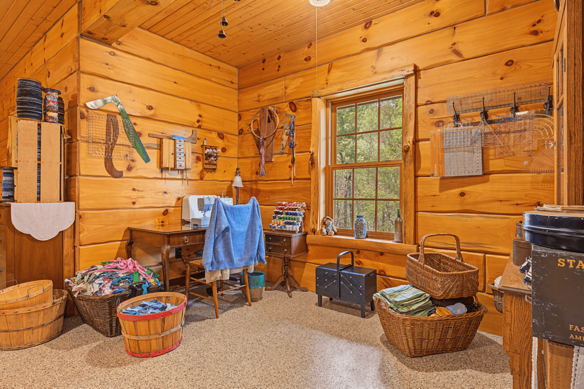 96.25-Acre Log Home, Pasture & Recreational Estate in Grant County, Wisconsin