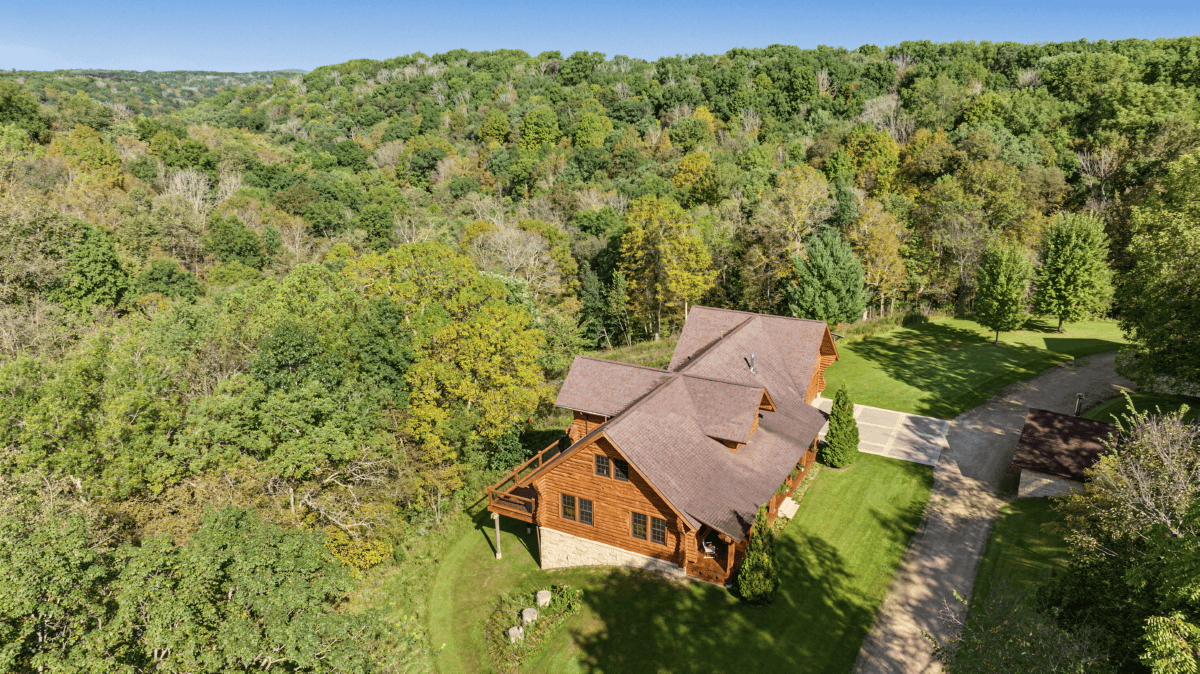 96.25-Acre Log Home, Pasture & Recreational Estate in Grant County, Wisconsin
