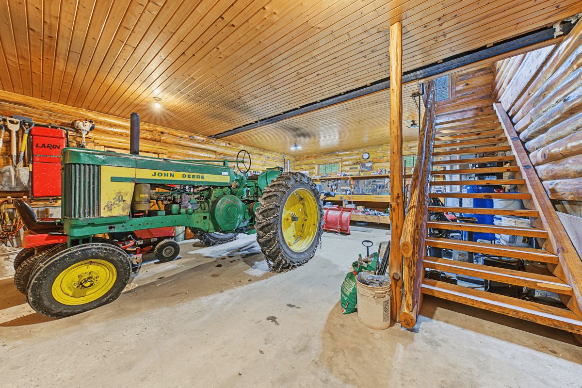 96.25-Acre Log Home, Pasture & Recreational Estate in Grant County, Wisconsin