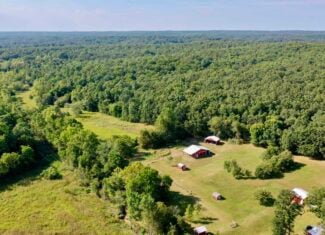 Secluded Acreage Farm and Home in Boss, Missouri