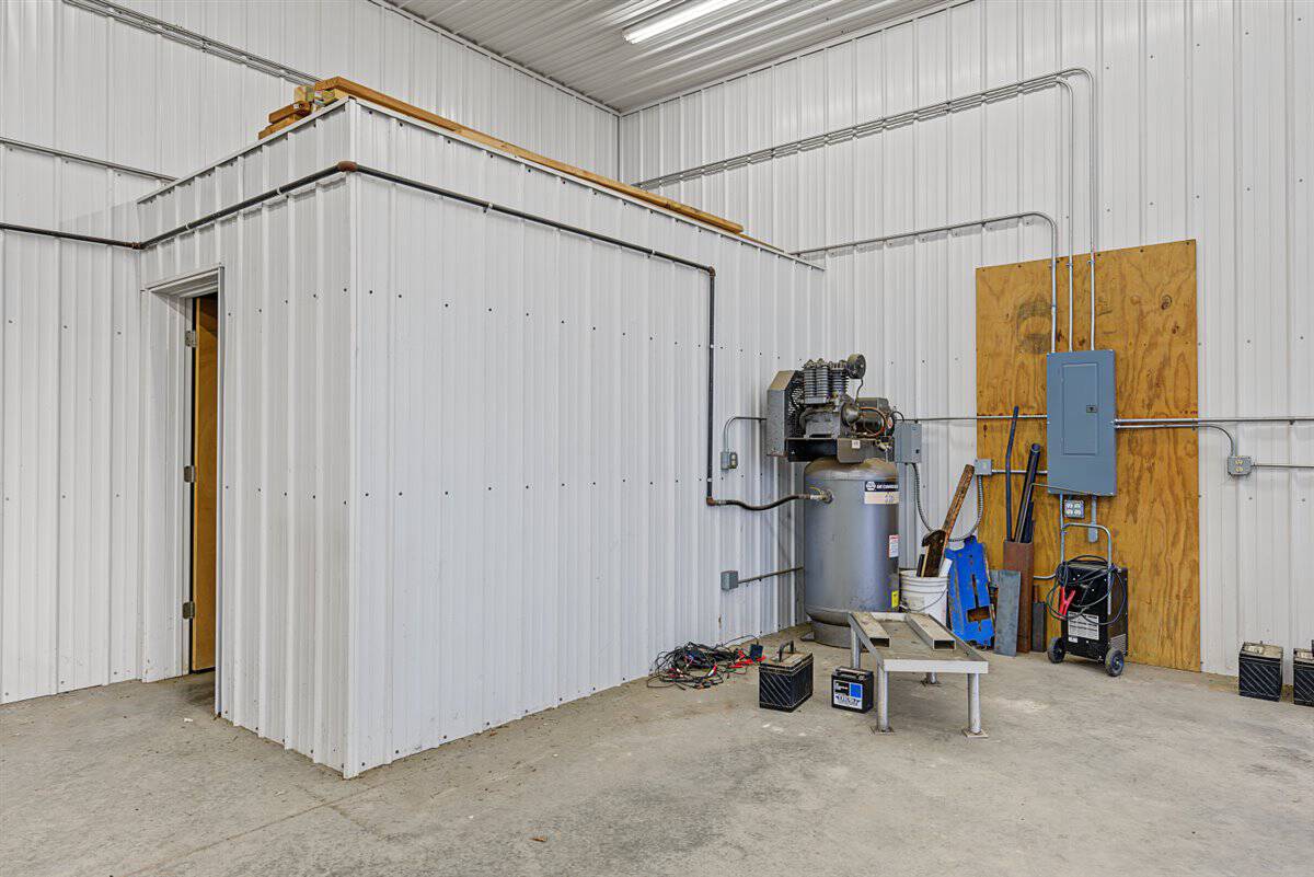 34.5± acre high-ground property in the Town of Bear Bluff
