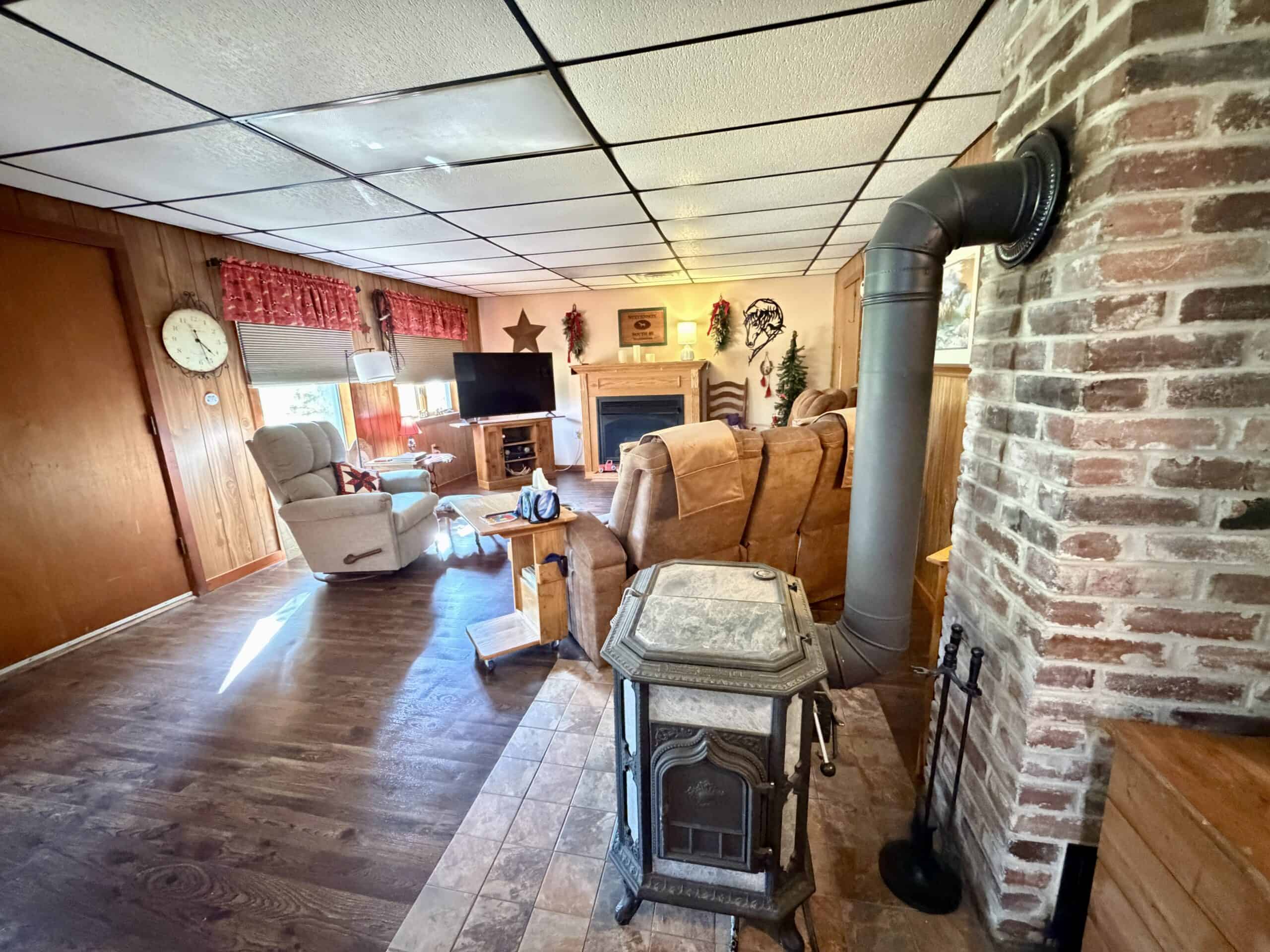 Secluded Acreage Farm and Home in Boss, Missouri