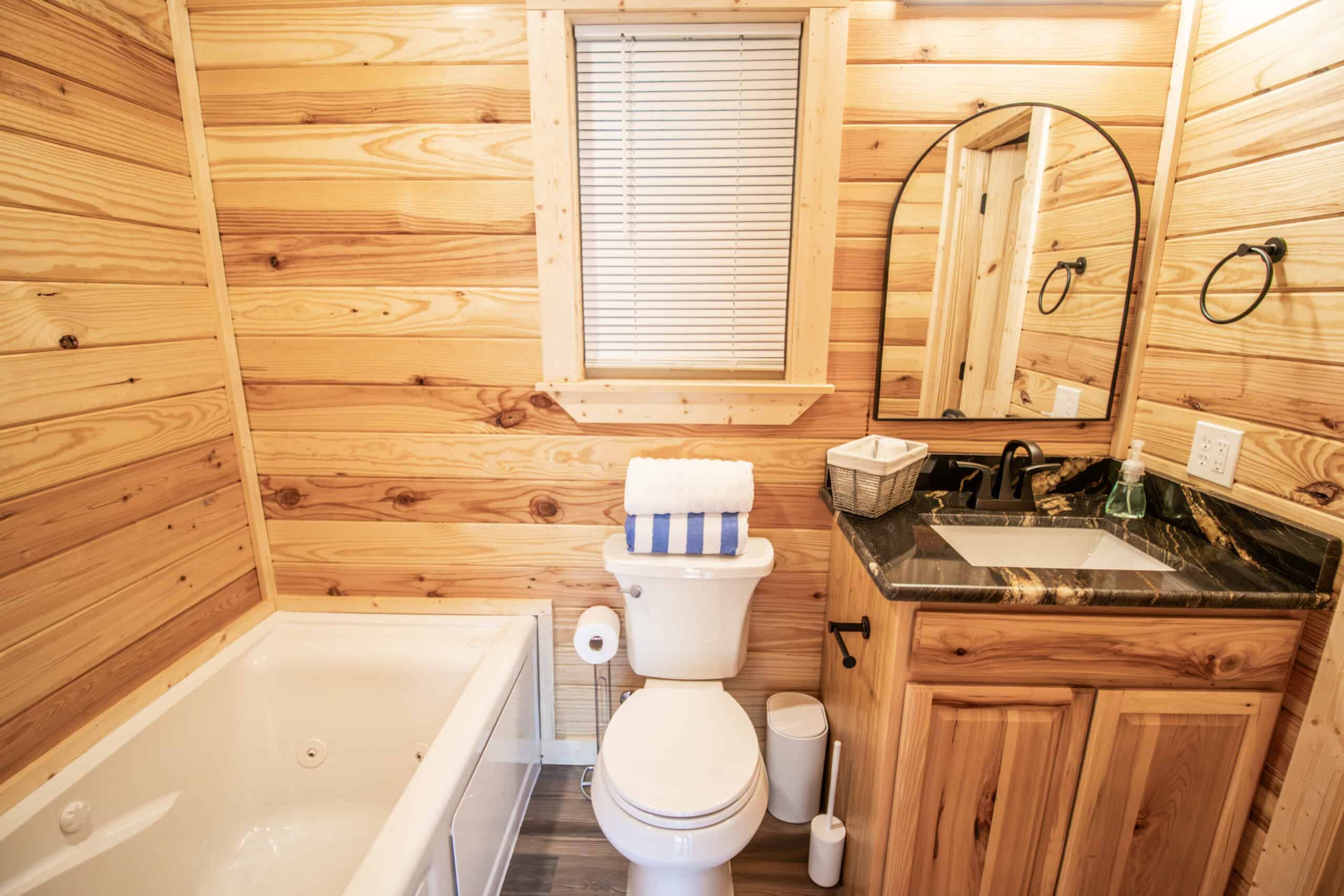 Hunting and Fishing Retreat on Sam Rayburn Lake-Zavalla, TX