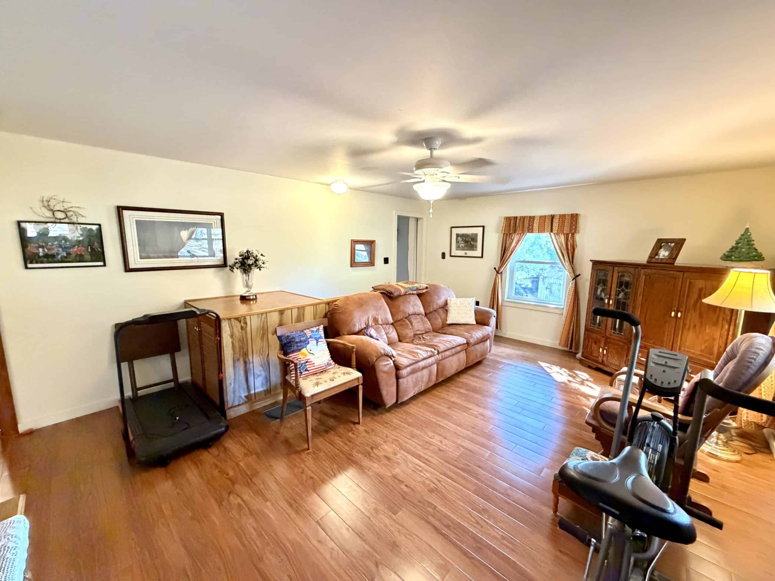 Secluded Acreage Farm and Home in Boss, Missouri