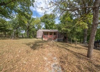 Country Home on 40 Acres for Sale in the Ozarks | Willow Springs, Missouri