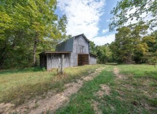 Country Home on 40 Acres for Sale in the Ozarks | Willow Springs, Missouri