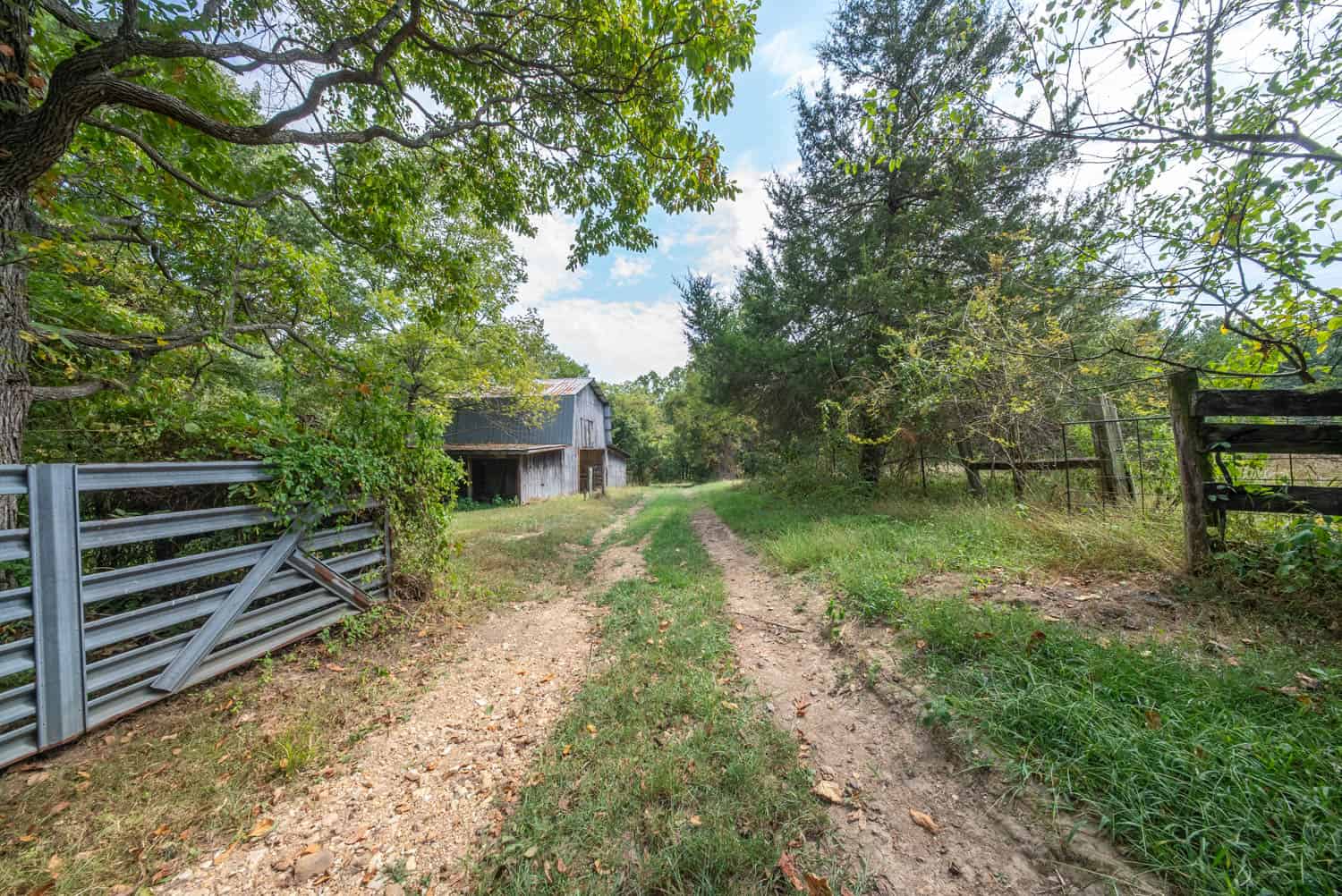Country Home on 40 Acres for Sale in the Ozarks | Willow Springs, Missouri