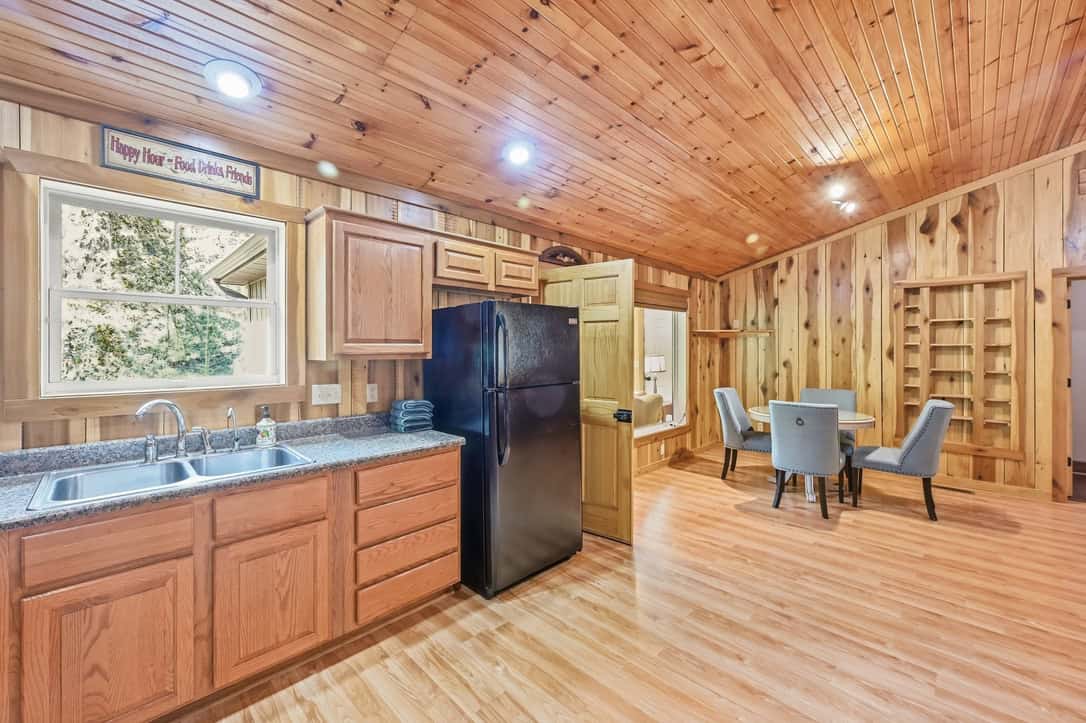 LUXURY SOUTHERN INDIANA ESTATE ON 71 ACRES WITH PRIVATE LAKE