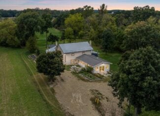 Columbia County 9 Bedroom Farmette on 19.5 Acres