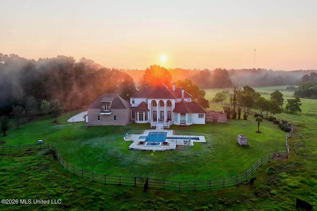 52± Acre Luxury Country Estate in Magnolia, MS