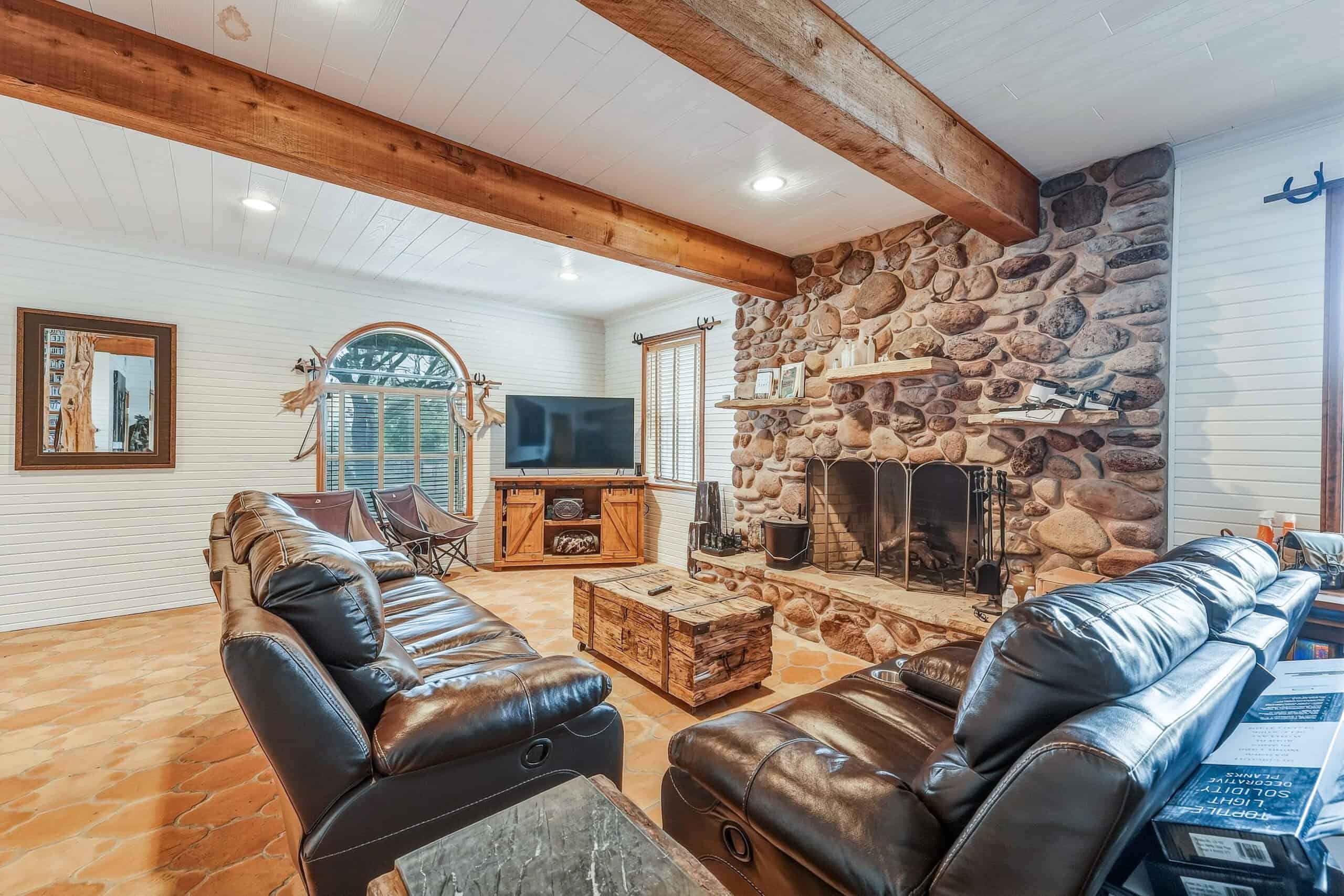 Dunbar Draw Ranch-First-Class Improvements, Exceptional Wildlife