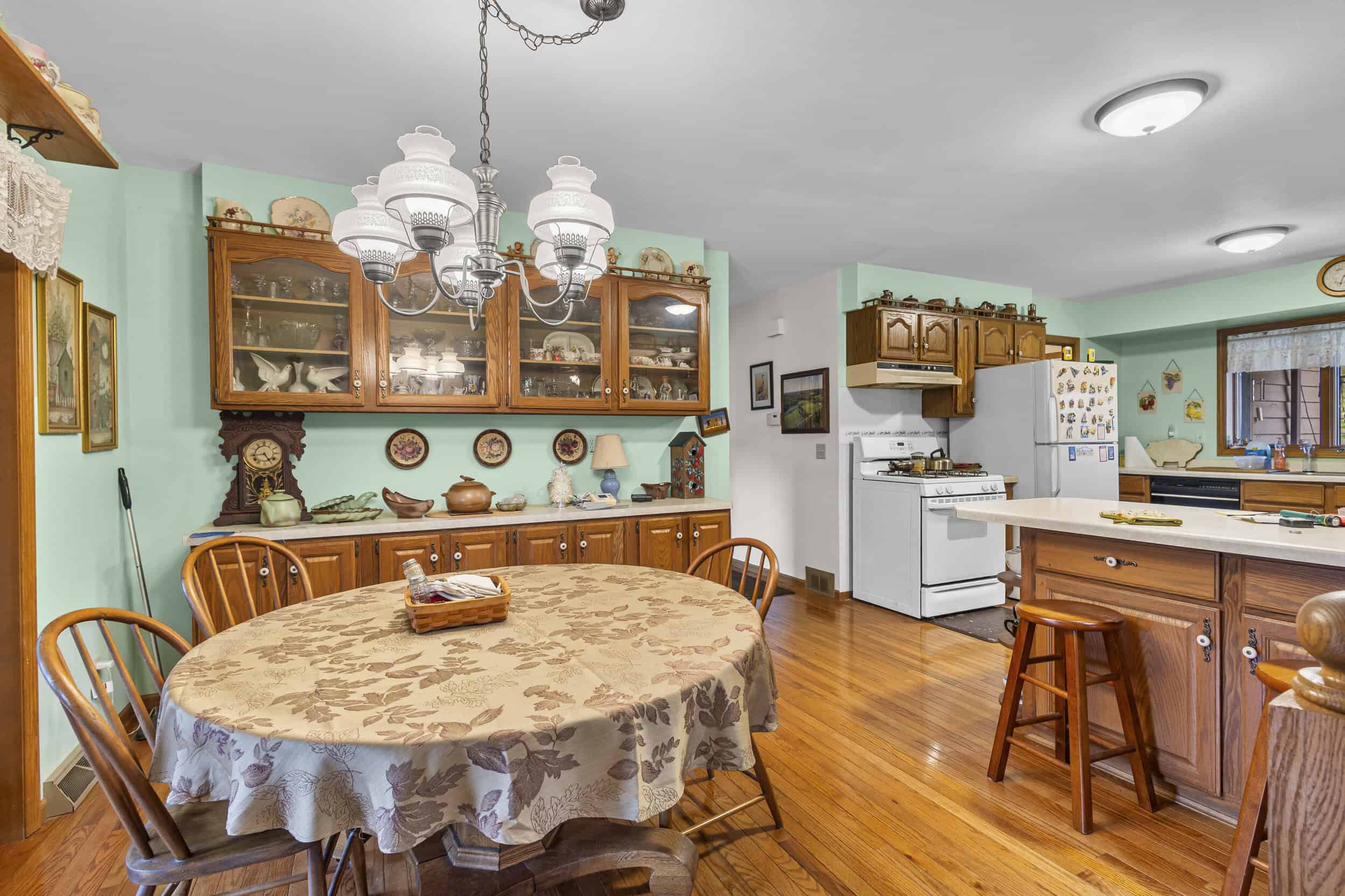 LIVE & ONLINE REAL ESTATE AUCTION – 50.82± Acres with 7-Acre Lake, Home & Outbuildings