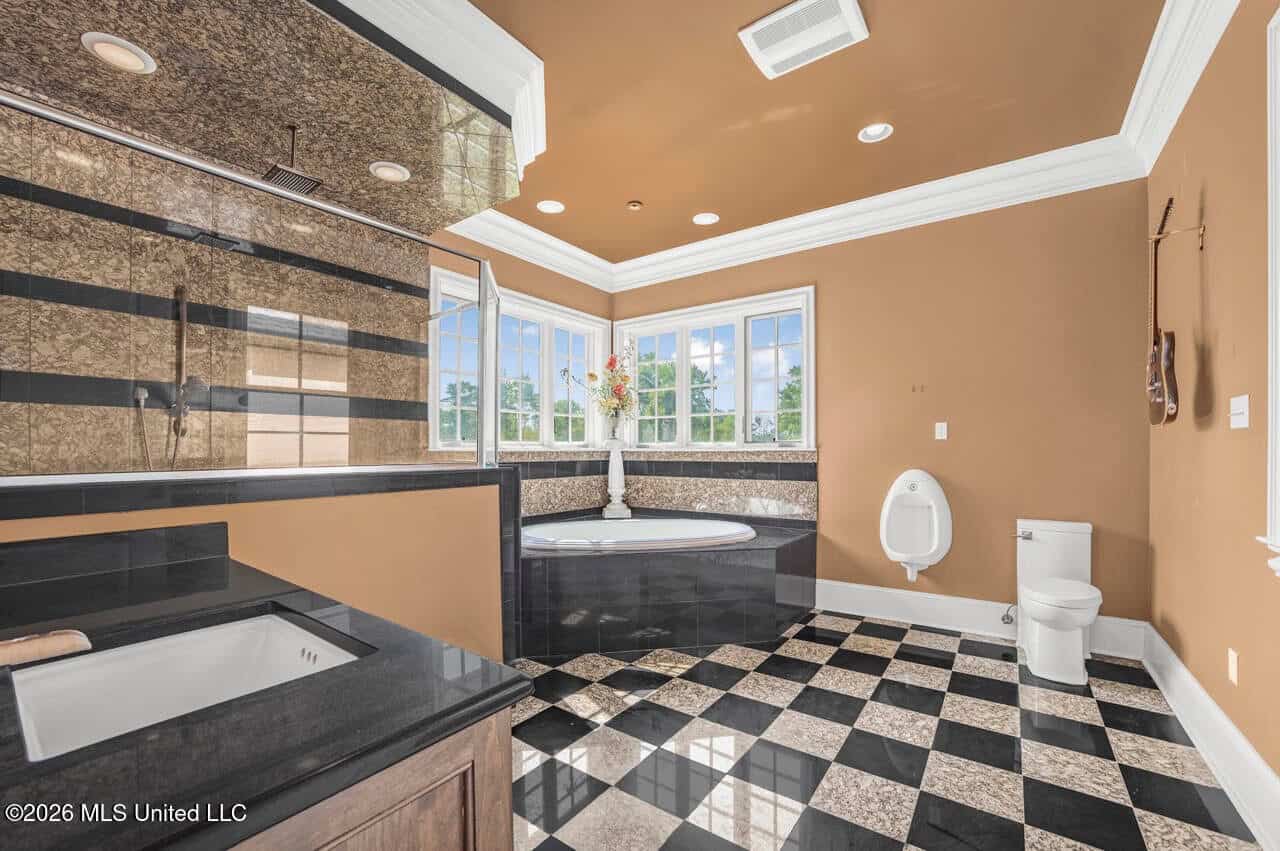 52± Acre Luxury Country Estate in Magnolia, MS