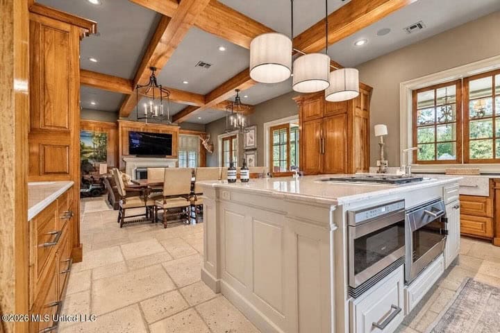 1979± Acre Hunting Plantation in White Castle, LA