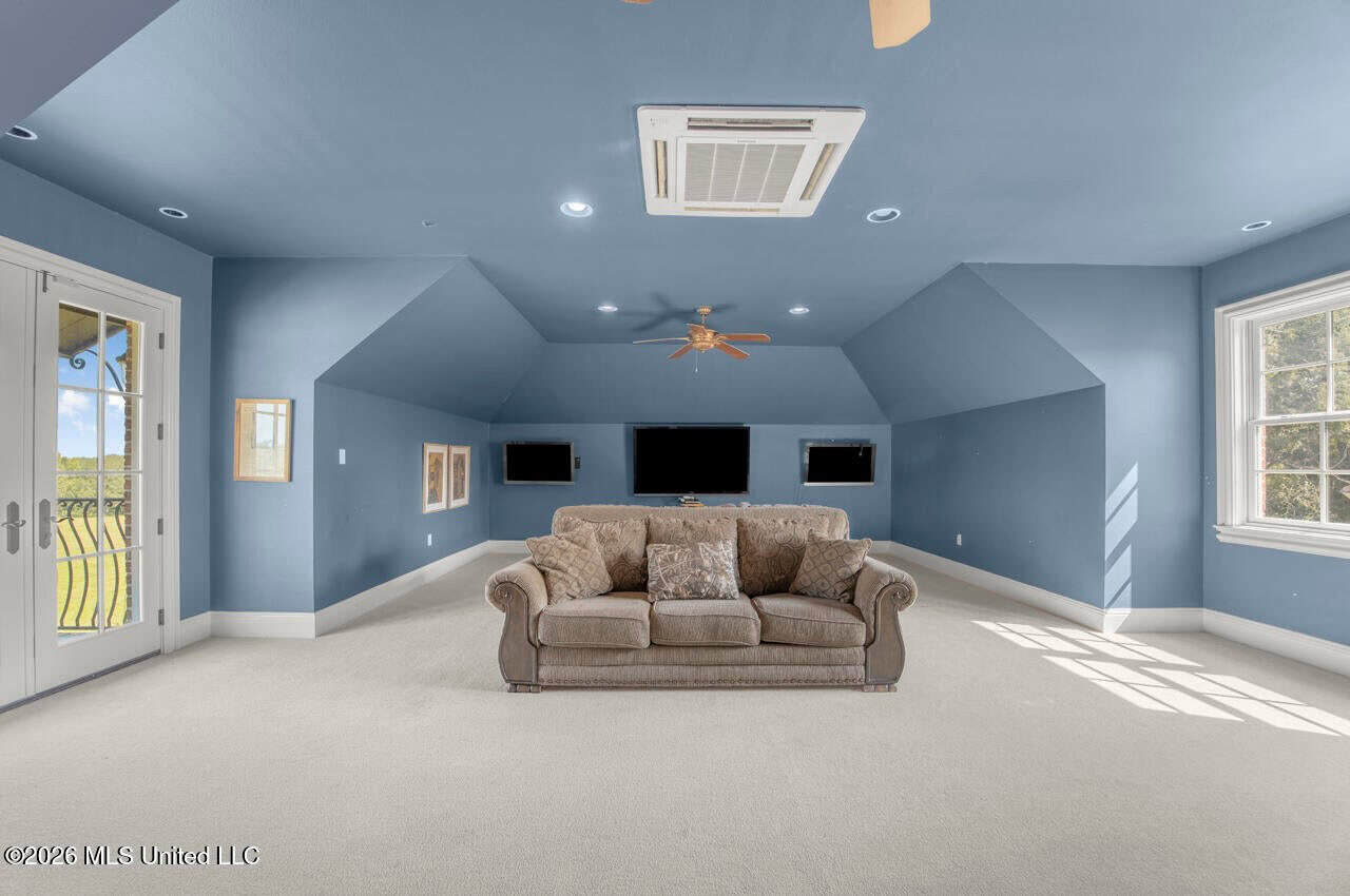 52± Acre Luxury Country Estate in Magnolia, MS