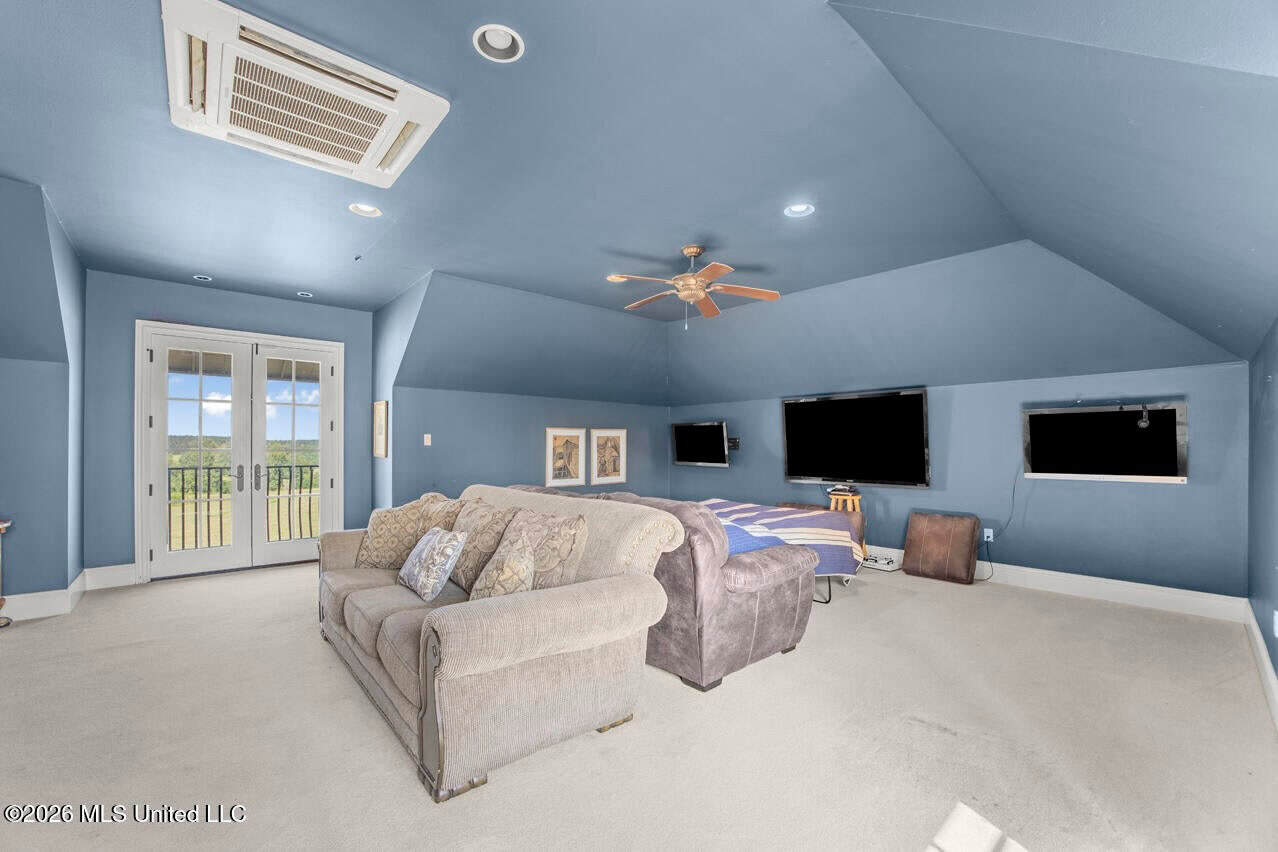 52± Acre Luxury Country Estate in Magnolia, MS