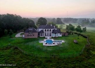 52± Acre Luxury Country Estate in Magnolia, MS