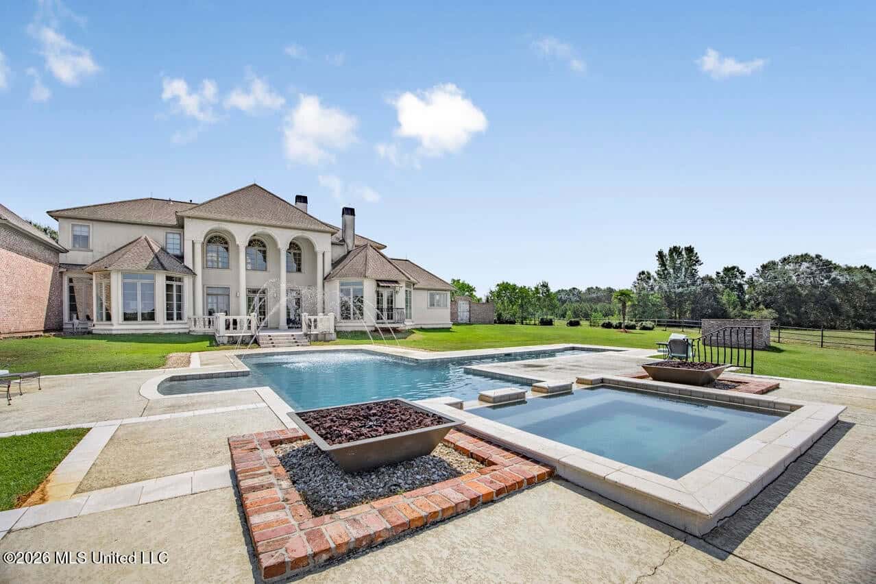 52± Acre Luxury Country Estate in Magnolia, MS