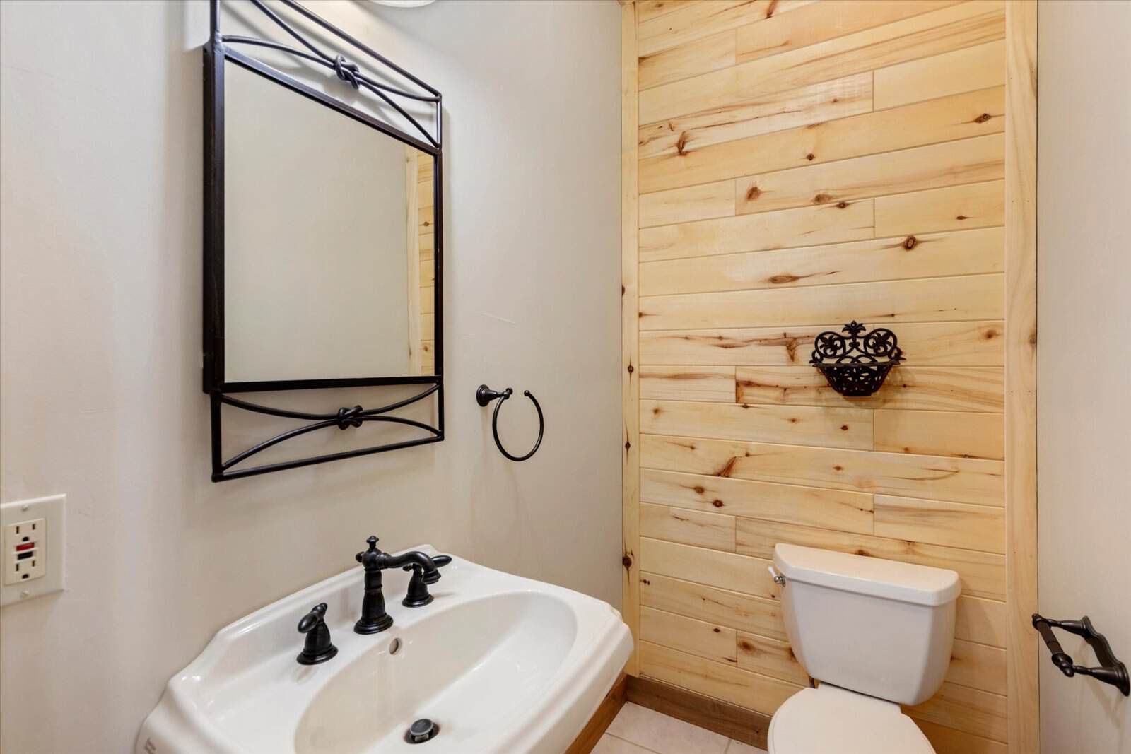 44 ± Acre Luxury Mountain Home for Sale Near Cotopaxi, CO