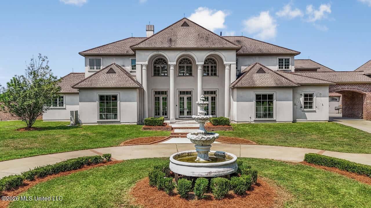 52± Acre Luxury Country Estate in Magnolia, MS