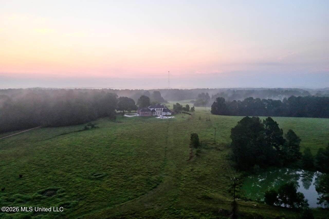 52± Acre Luxury Country Estate in Magnolia, MS
