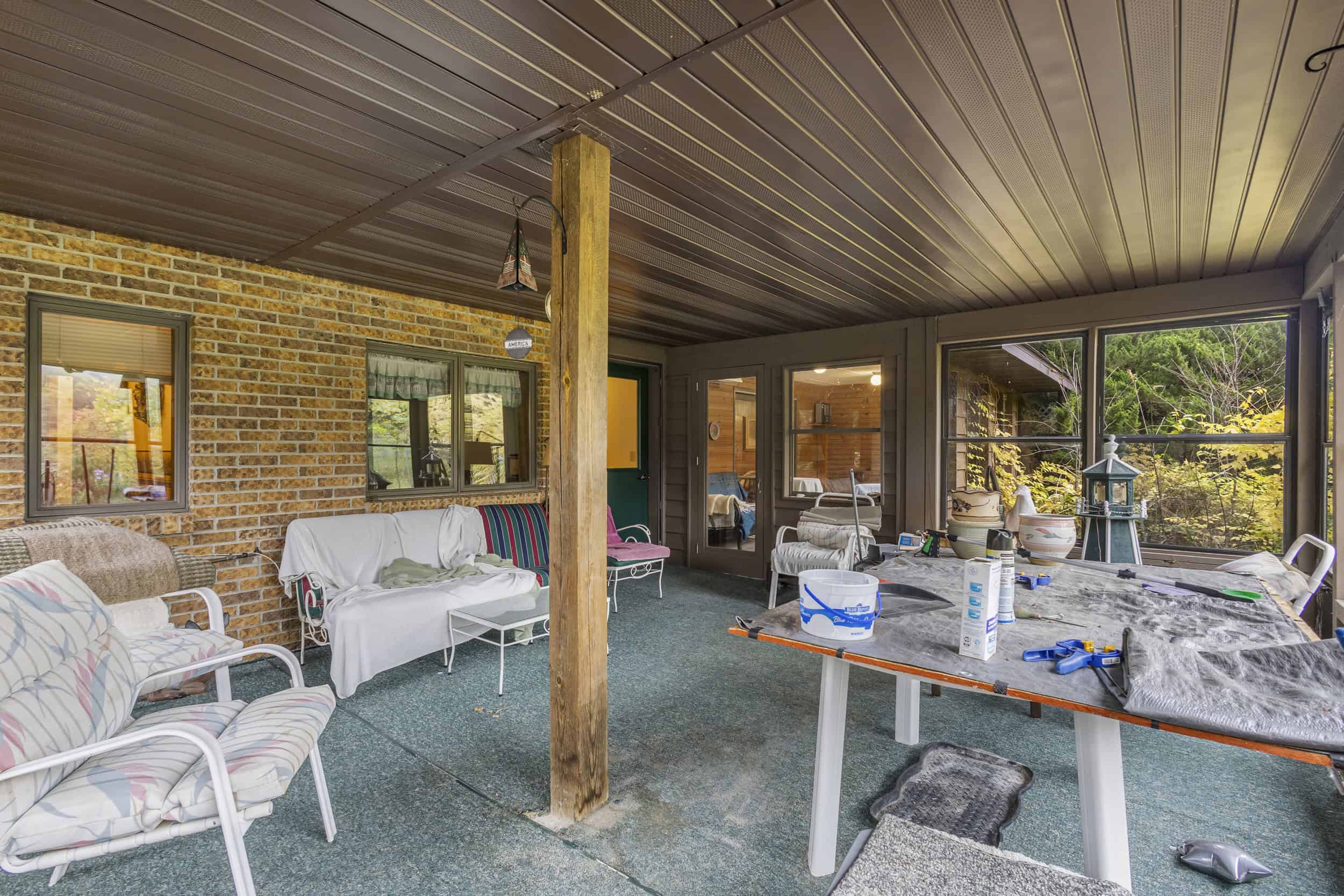 LIVE & ONLINE REAL ESTATE AUCTION – 50.82± Acres with 7-Acre Lake, Home & Outbuildings