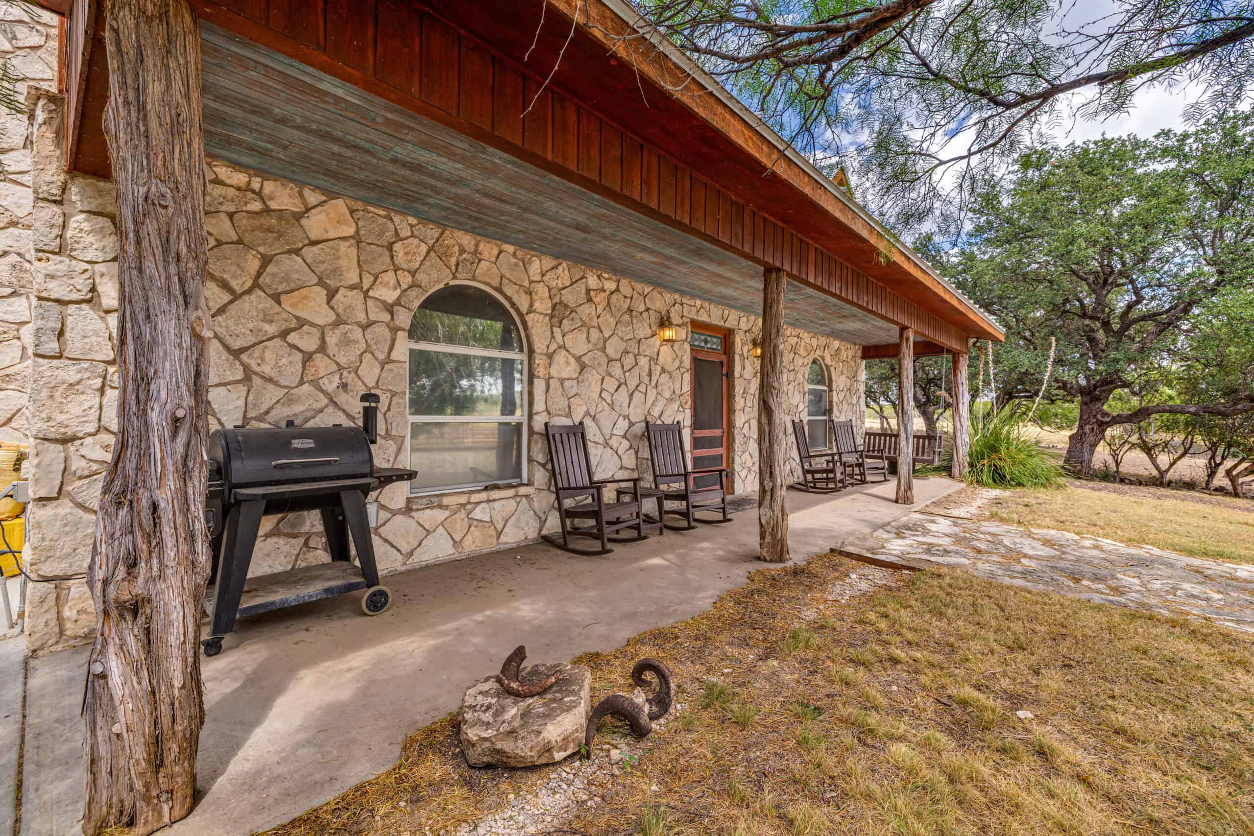 Dunbar Draw Ranch-First-Class Improvements, Exceptional Wildlife