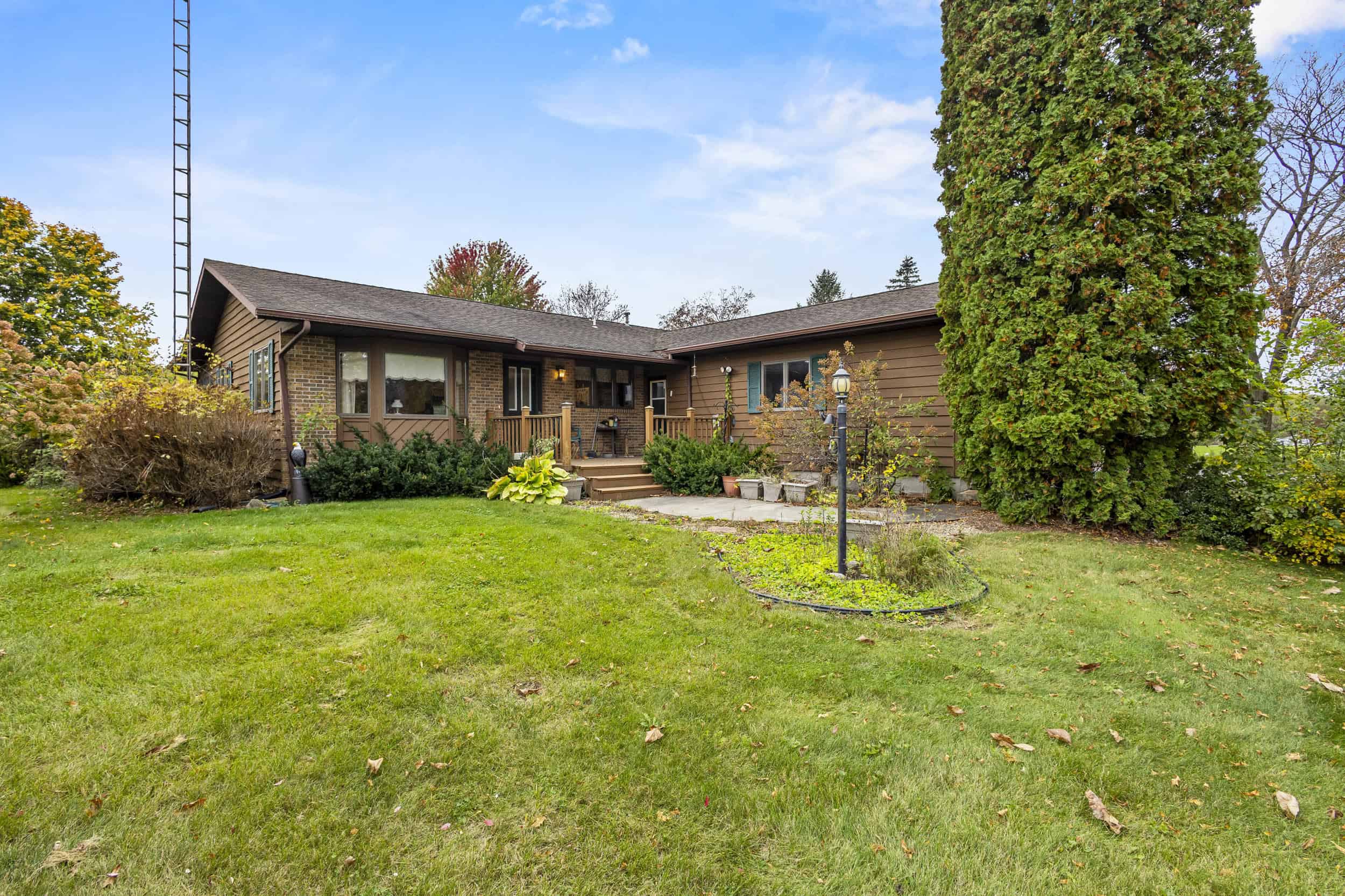 LIVE & ONLINE REAL ESTATE AUCTION – 50.82± Acres with 7-Acre Lake, Home & Outbuildings