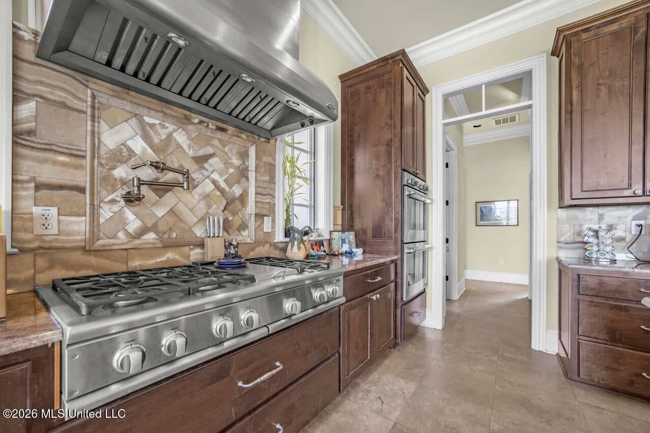 52± Acre Luxury Country Estate in Magnolia, MS