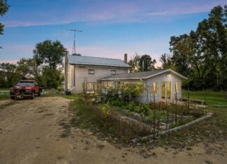Columbia County 9 Bedroom Farmette on 19.5 Acres