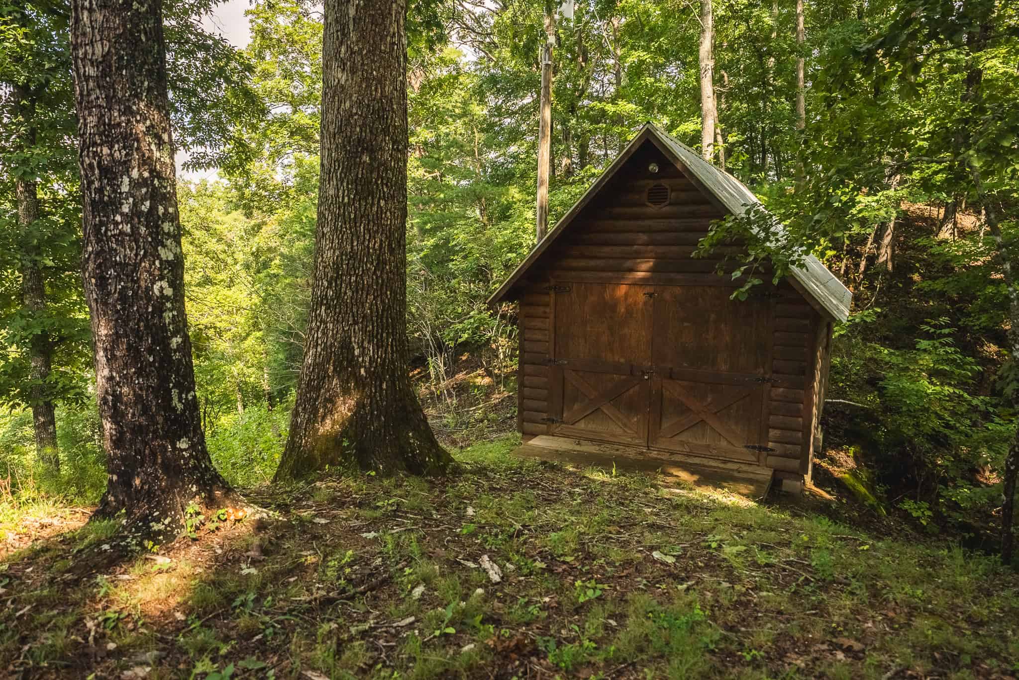 Private Retreat and Cabin for Sale in Scott Co