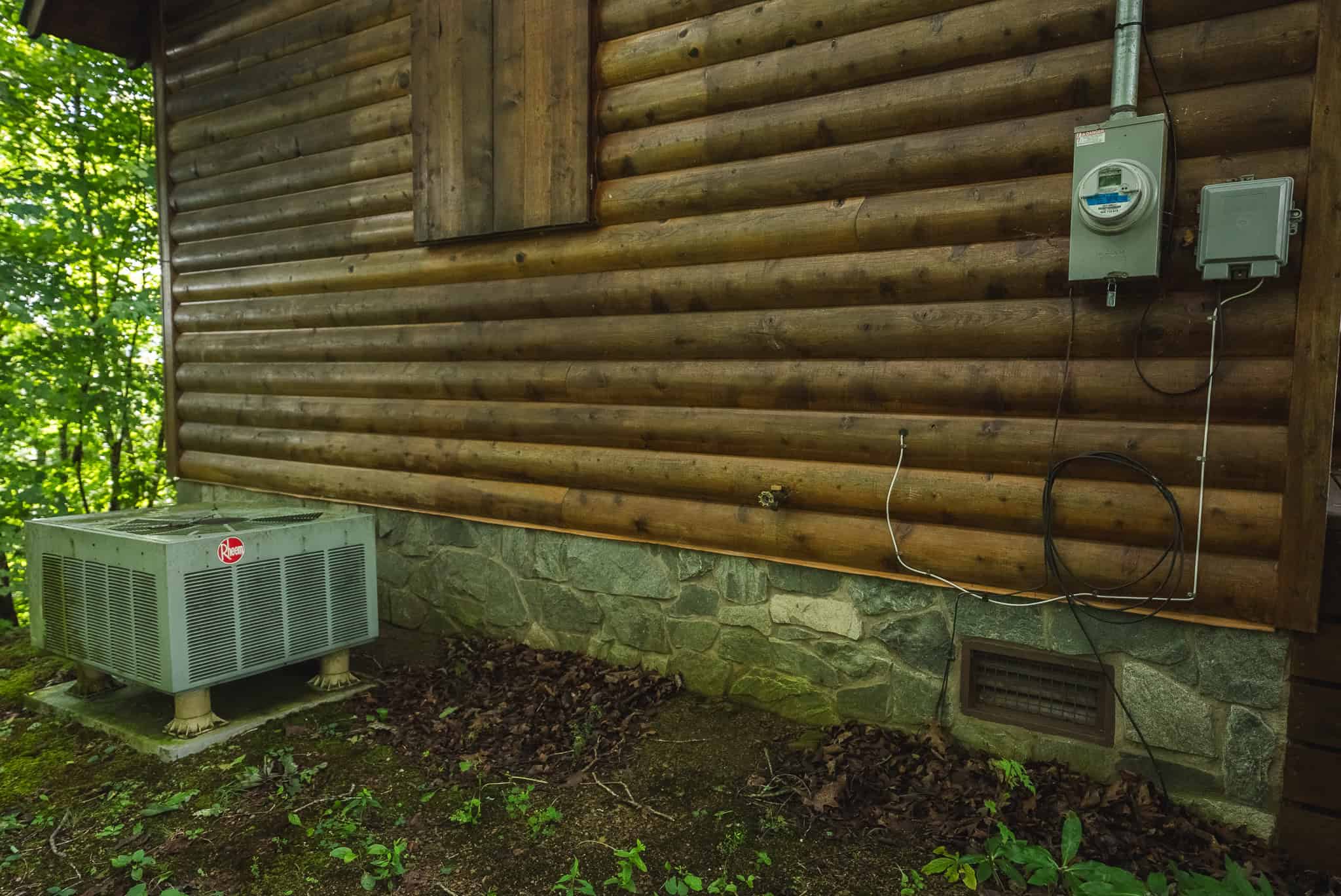 Private Retreat and Cabin for Sale in Scott Co